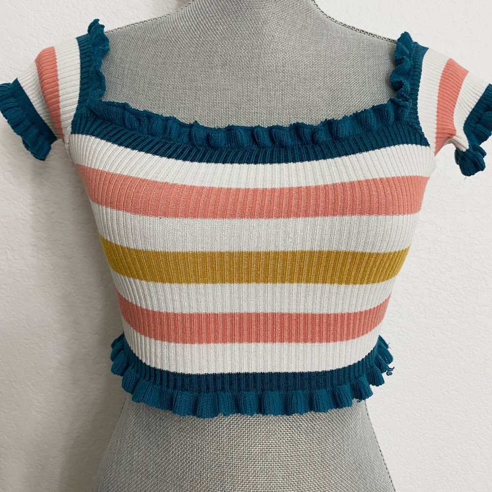 Multicolored crop top